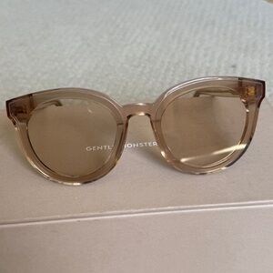 Gentle Monster Black Peter sunglasses. Great condition, comes with box and card